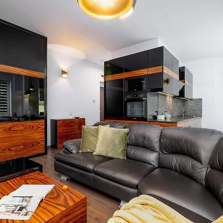 Stylish Korfantego Apartment Next To Spodek By Noclegi Renters كاتوفيتسه المظهر الخارجي الصورة