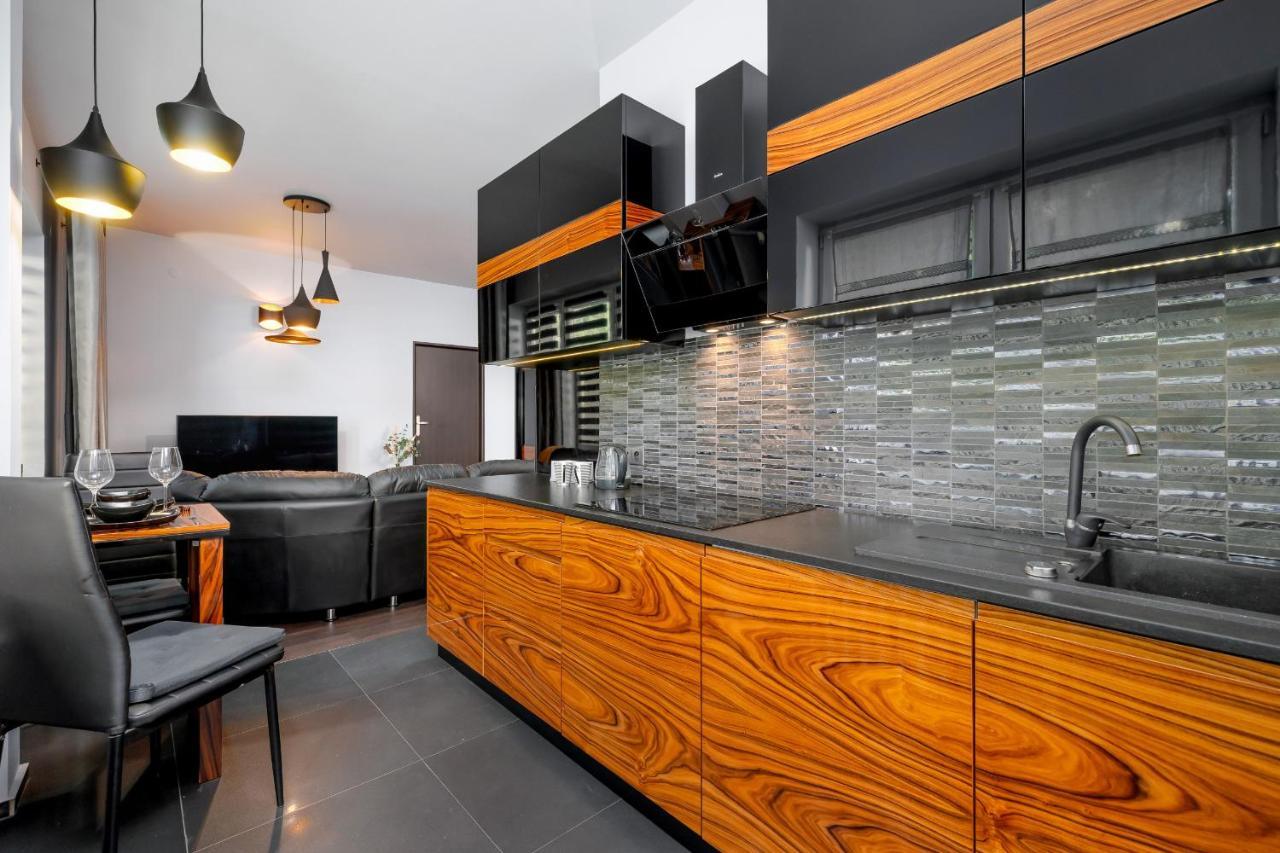 Stylish Korfantego Apartment Next To Spodek By Noclegi Renters كاتوفيتسه المظهر الخارجي الصورة